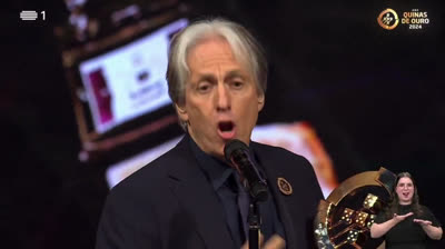 JORGE JESUS WINNING AWARD