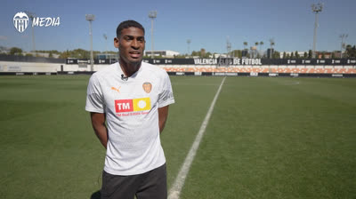 PRIMERAS PALABRAS DE CRISTHIAN MOSQUERA TRAS FIRMAR SU EXTENSIÓN DE CONTRATO CON EL VALENCIA CF