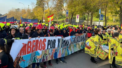 MANIFESTACIÓN 30 NOVIEMBRE BOMBEROS Y ÁNGEL GAITÁN contra el GOBIERNO TRAS DANA