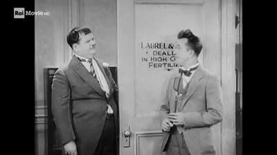 Stanlio e Ollio Donne e guai - I polli tornano a casa (1931)